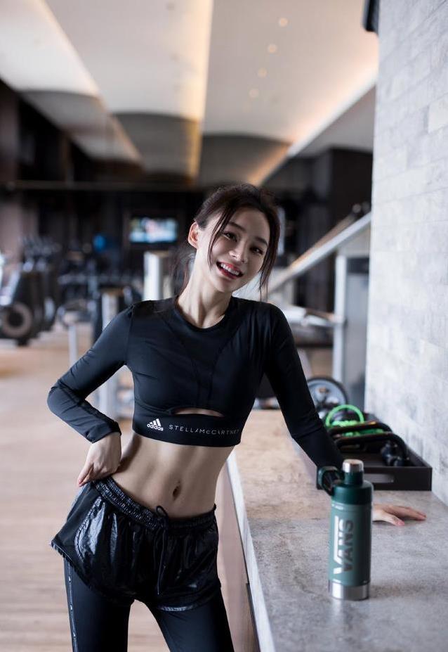 还有人感慨, 她在视频里, 之前晒过回